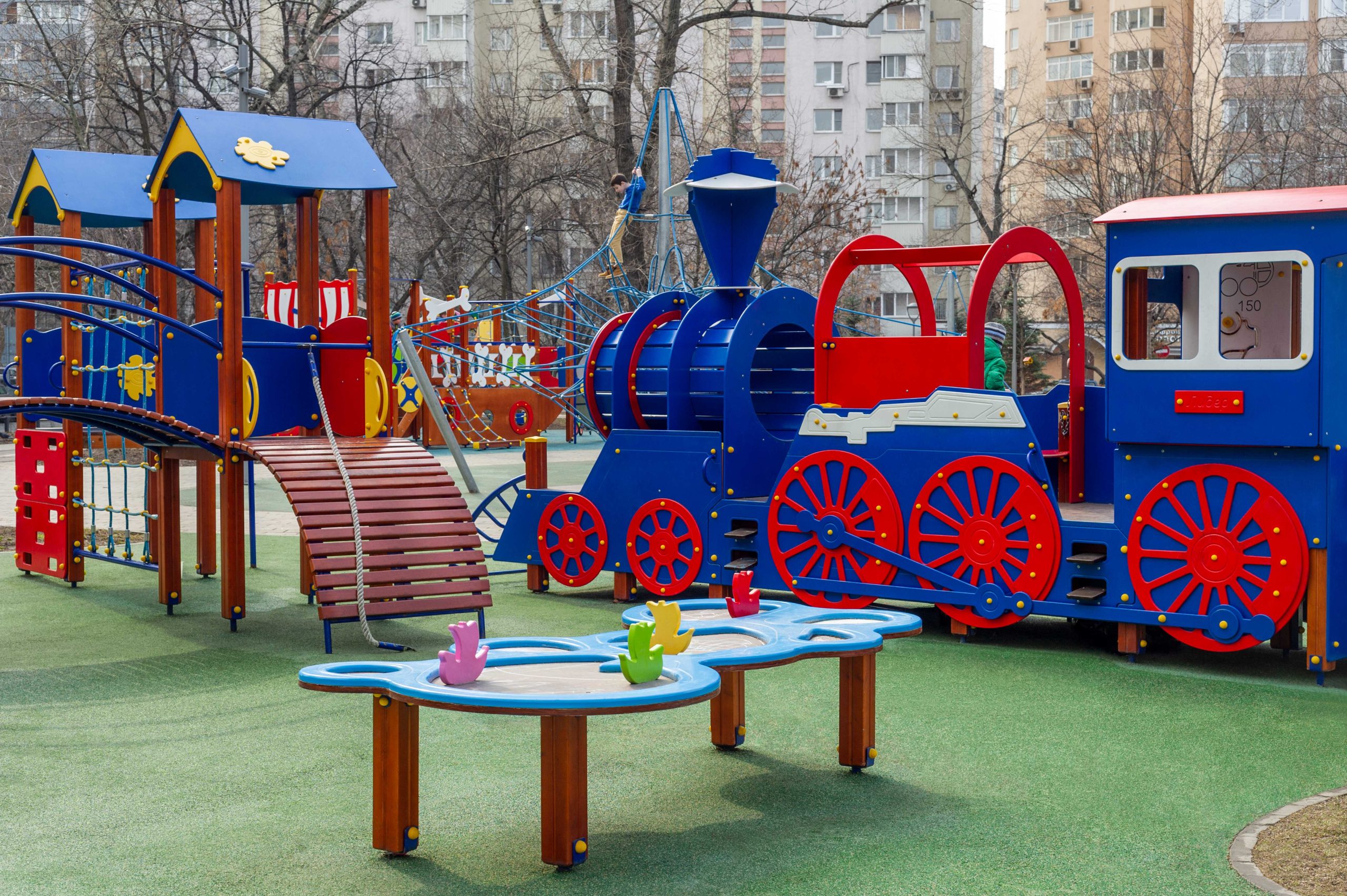 детские площадки в москве